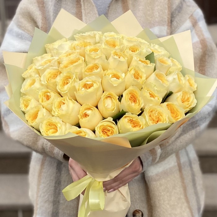 51 пионовидная лимонная роза Баттеркап 40 см